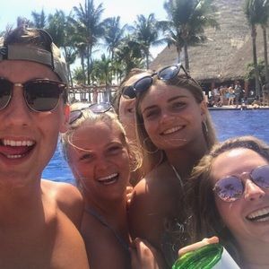 Meet your Posher, Piper